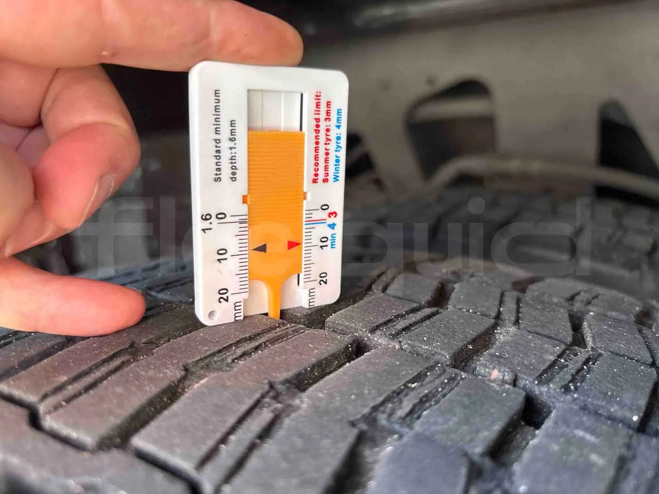 Mercedes-Benz Tourismo RHD - Euro5 - 300kW -  12.140mt - tread condition second axle tires left