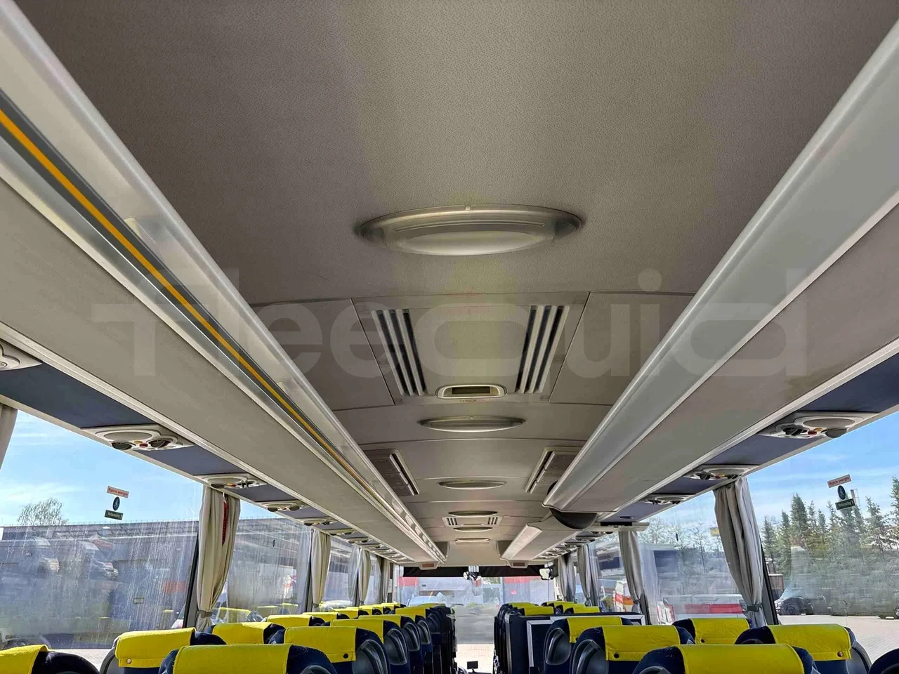 Mercedes-Benz Tourismo RHD - Euro5 - 300kW -  12.140mt - overhead compartments photo