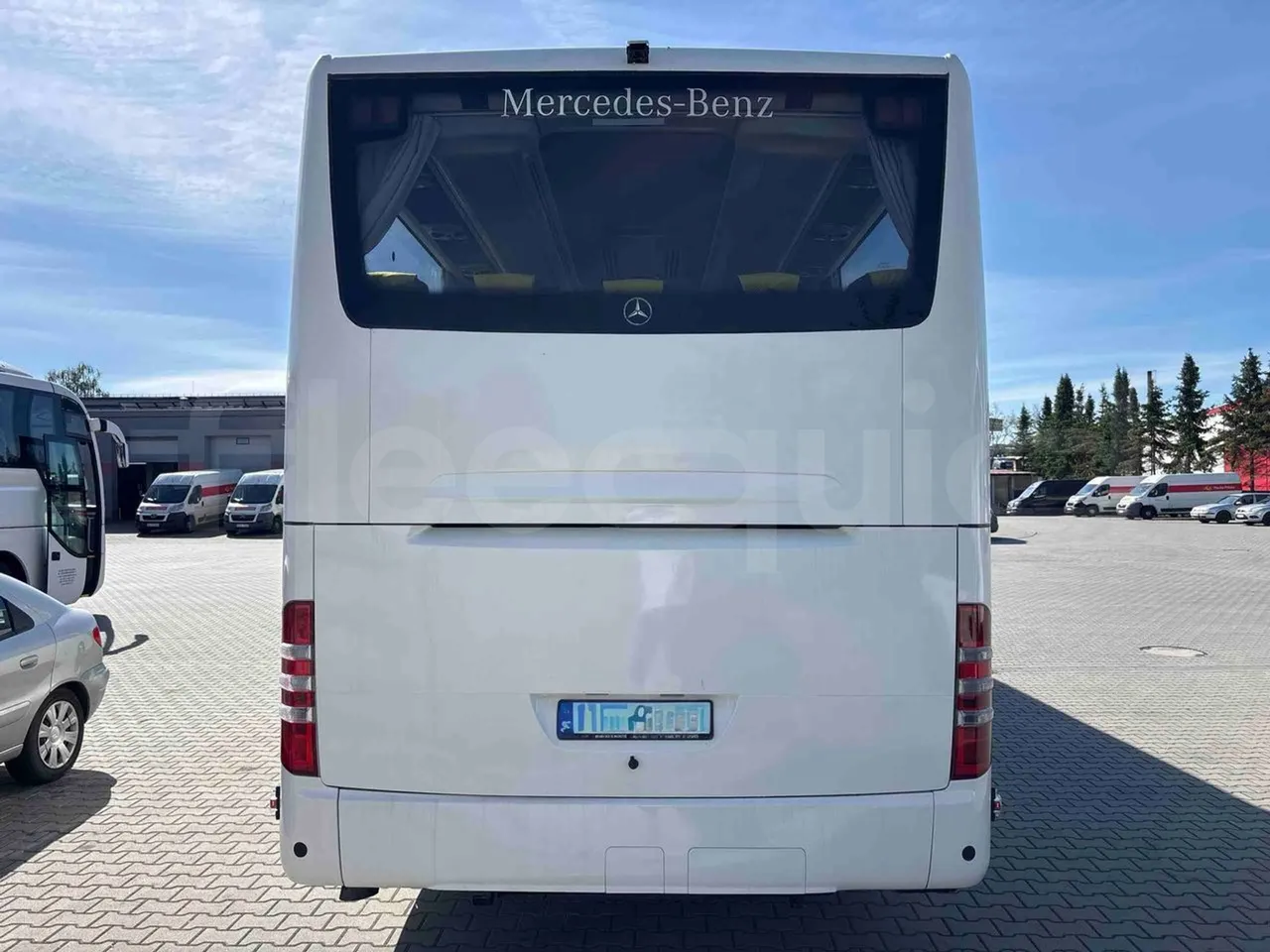 Mercedes-Benz Tourismo RHD - Euro5 - 300kW -  12.140mt - rear hatch closed