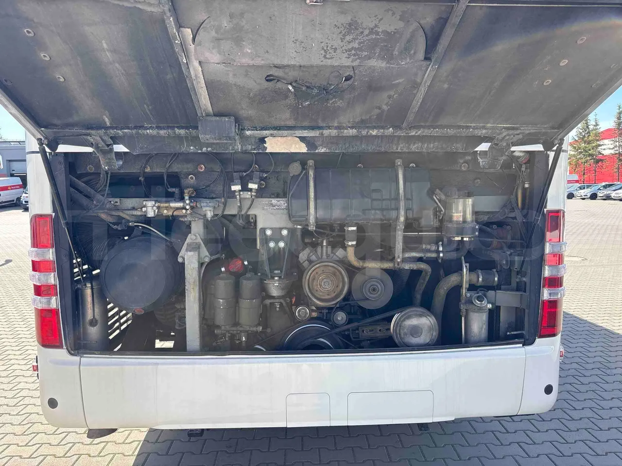 Mercedes-Benz Tourismo RHD - Euro5 - 300kW -  12.140mt - rear hatch open