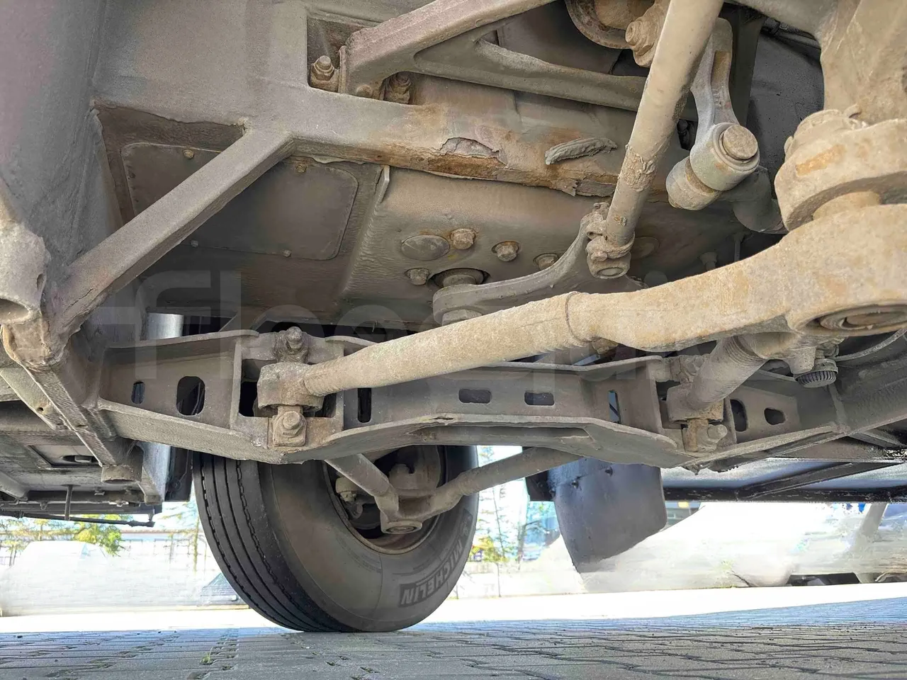 Mercedes-Benz Tourismo RHD - Euro5 - 300kW -  12.140mt - front axle left side