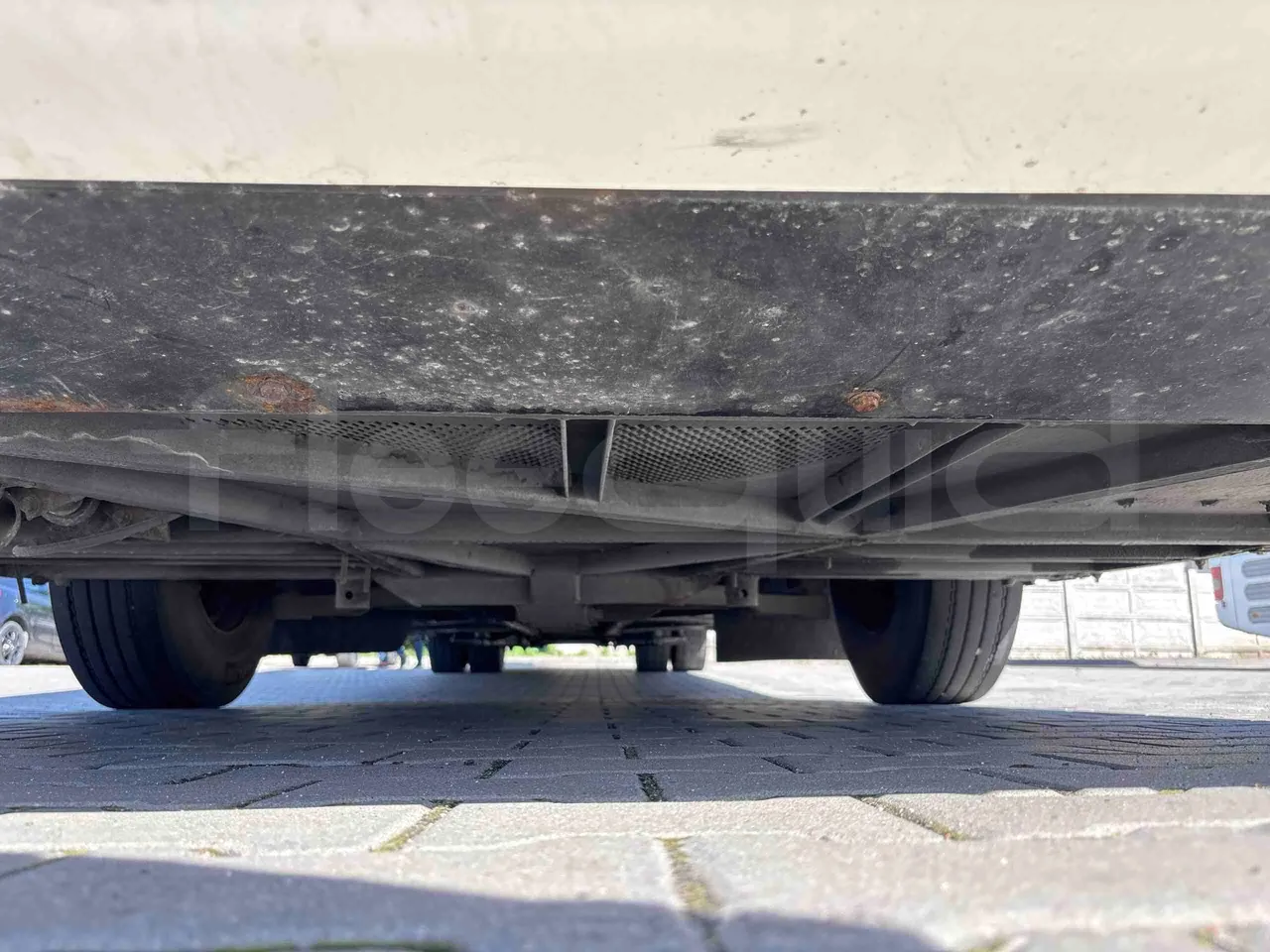 Mercedes-Benz Tourismo RHD - Euro5 - 300kW -  12.140mt - front undercarriage from front
