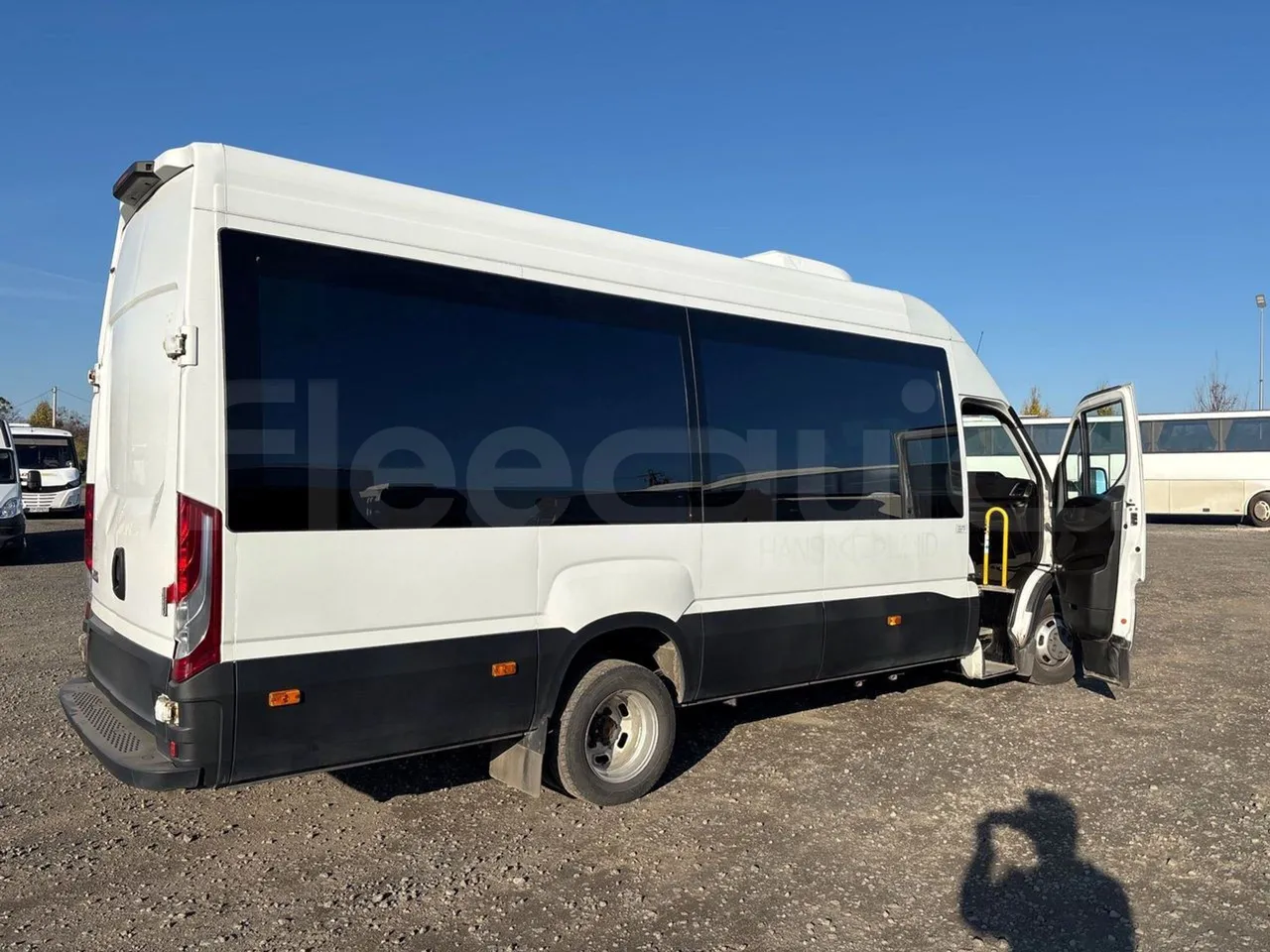 Iveco A50C17 CA1S- EURO 6 - 125 Kw - 7.8m - 3/4 right rear doors open