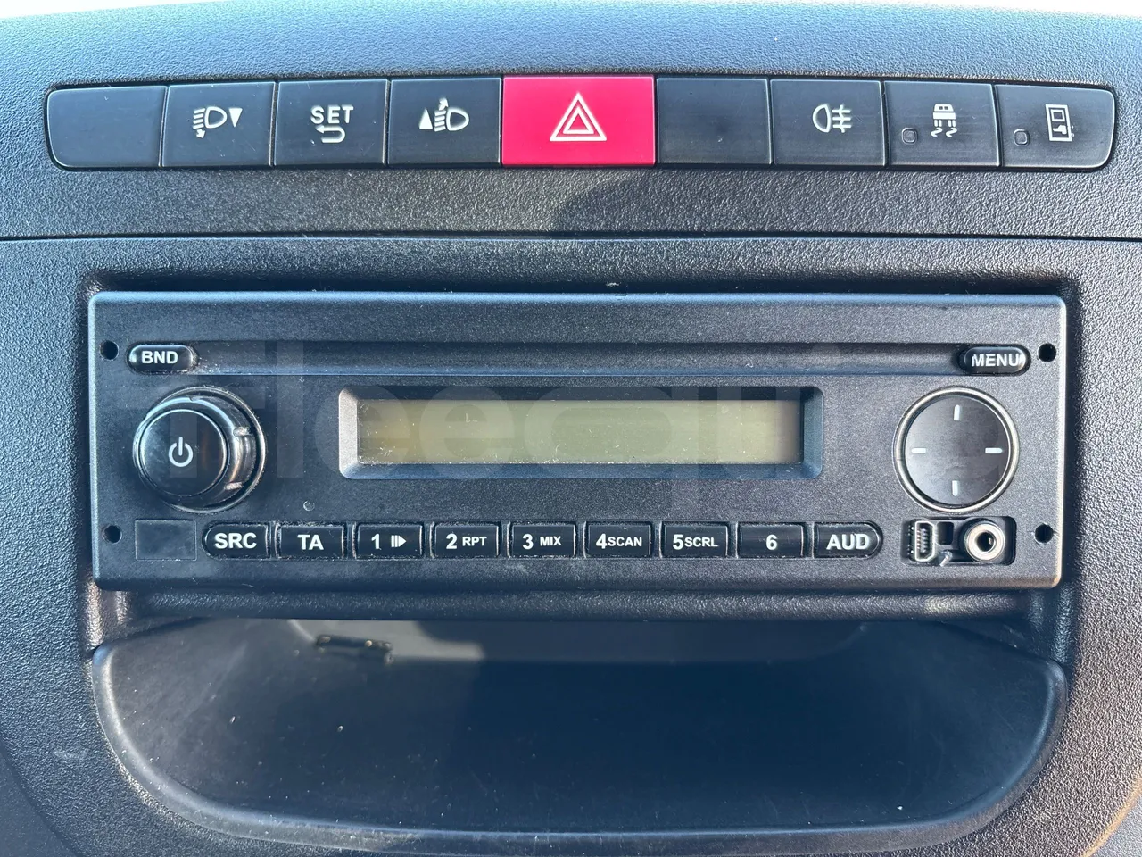 Iveco A50C17 CA1S- EURO 6 - 125 Kw - 7.8m - radio accessories photo