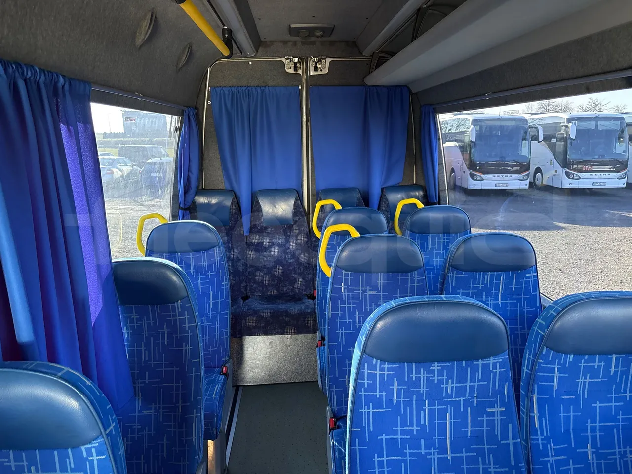 Iveco A50C17 CA1S- EURO 6 - 125 Kw - 7.8m - reverse view middle aisle