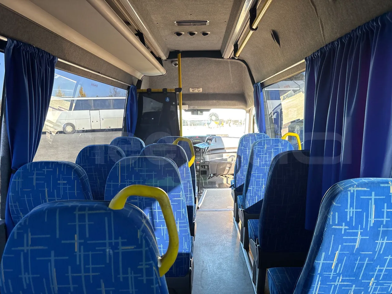 Iveco A50C17 CA1S- EURO 6 - 125 Kw - 7.8m - forward view all seats last row height