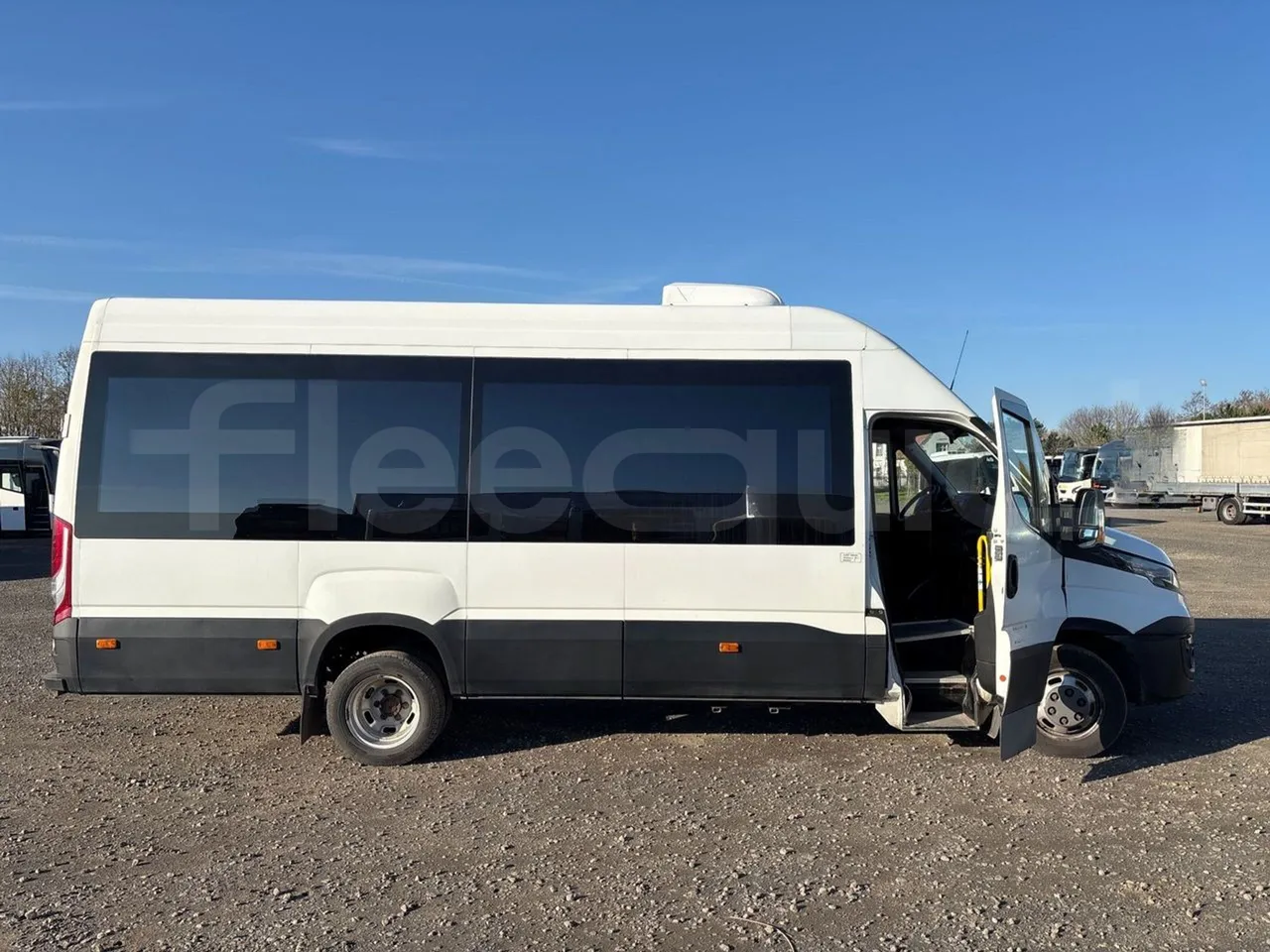 Iveco A50C17 CA1S- EURO 6 - 125 Kw - 7.8m - right side doors open