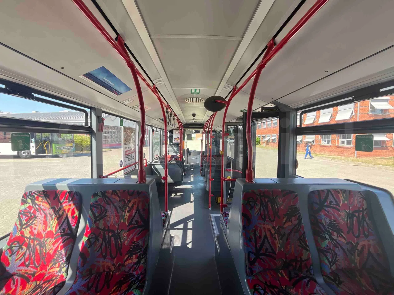 Mercedes-Benz Citaro G - Forward Seats From Middle Position