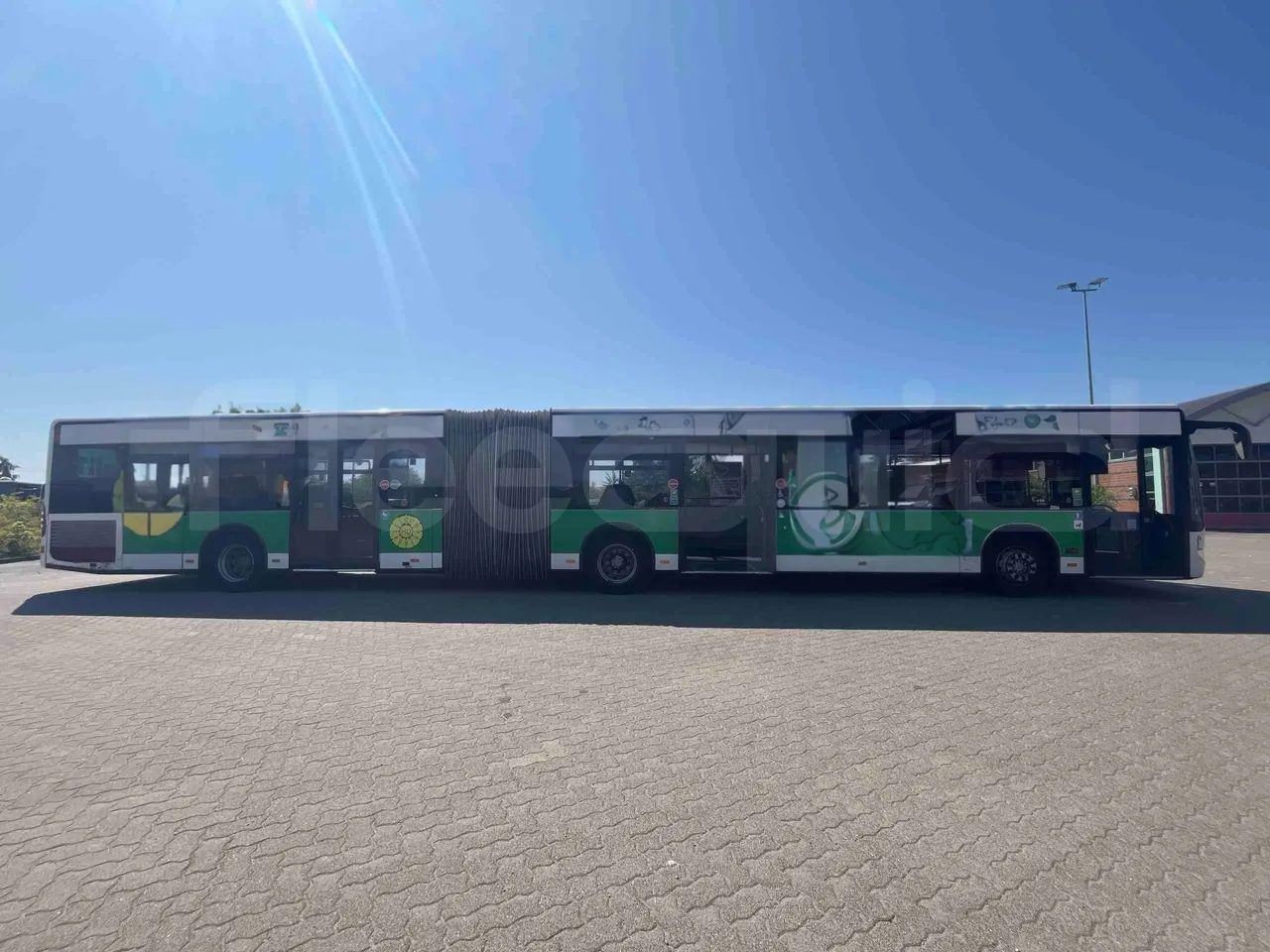 Mercedes-Benz Citaro G - Right Side Doors Open