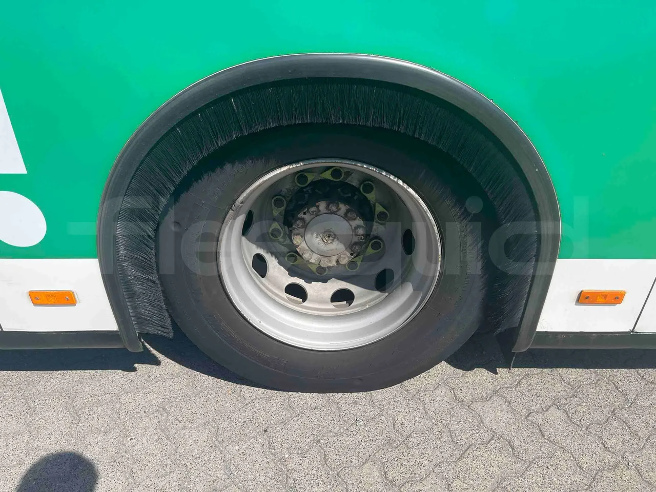 Mercedes-Benz Citaro G - First Axle Left Side: Tyre Tread