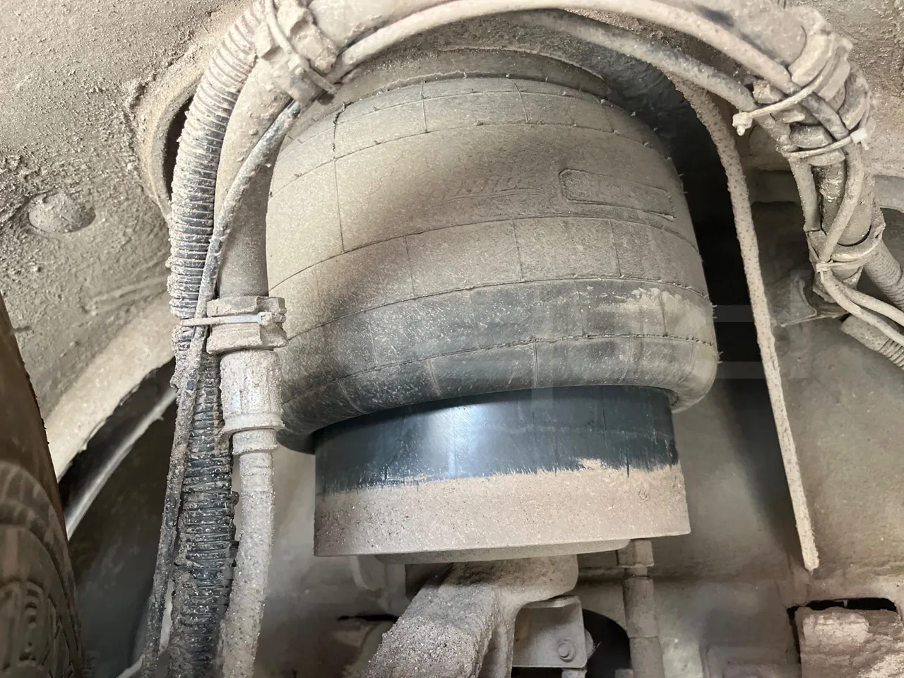 Solaris Urbino 12 - Euro6 - 240kW - 12mt - front air springs right