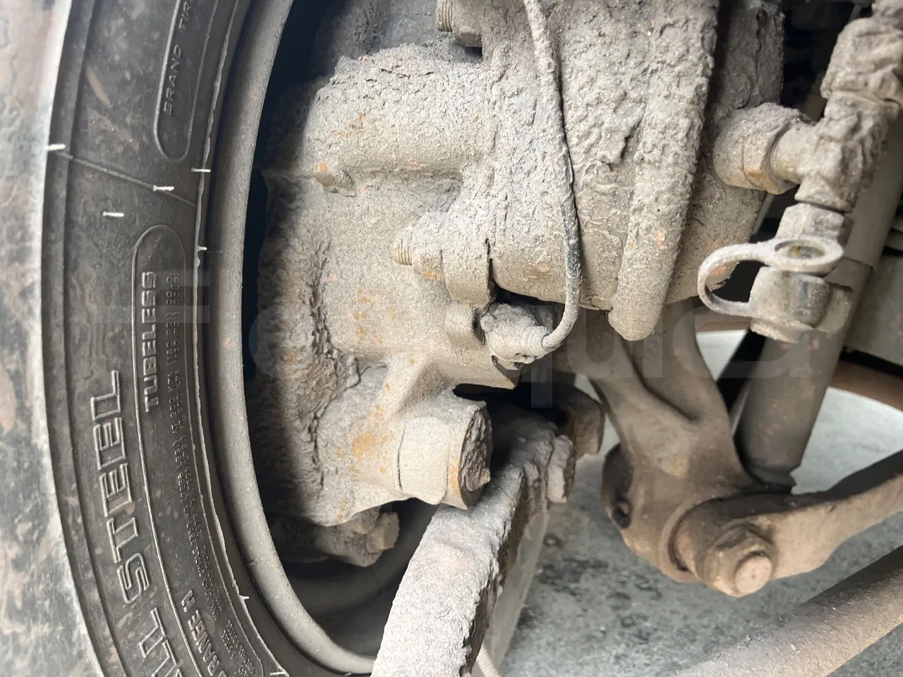 Solaris Urbino 12 - Euro6 - 240kW - 12mt - front brake calipers right