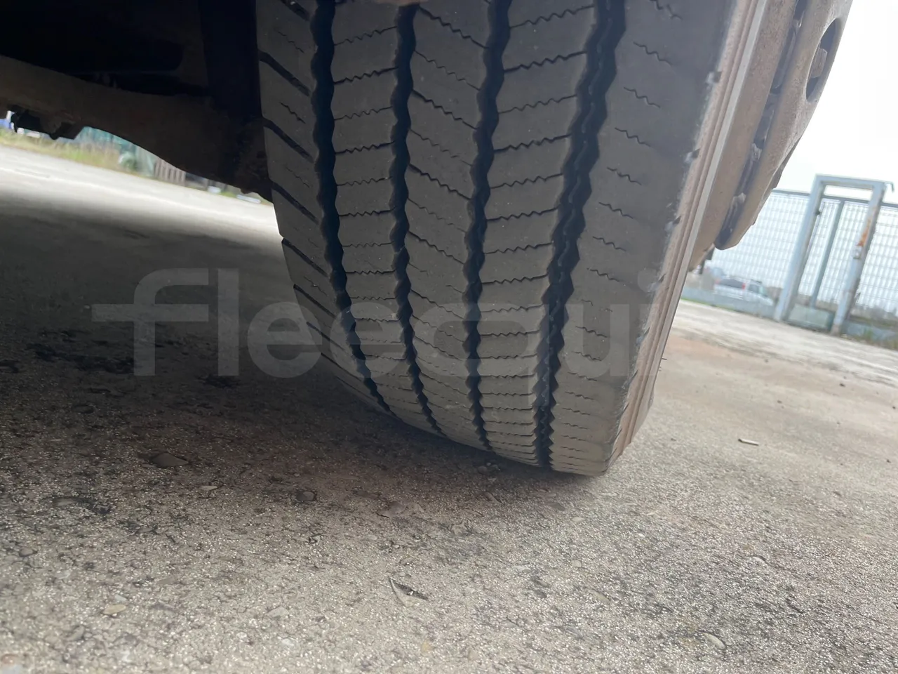 Solaris Urbino 12 - Euro6 - 240kW - 12mt - tread condition front tires right