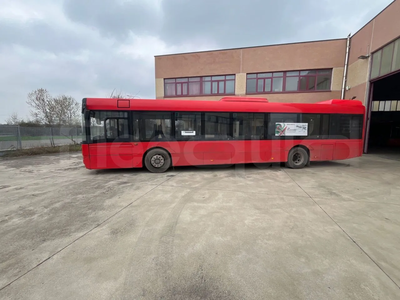 Solaris Urbino 12 - Euro6 - 240kW - 12mt - left side photo