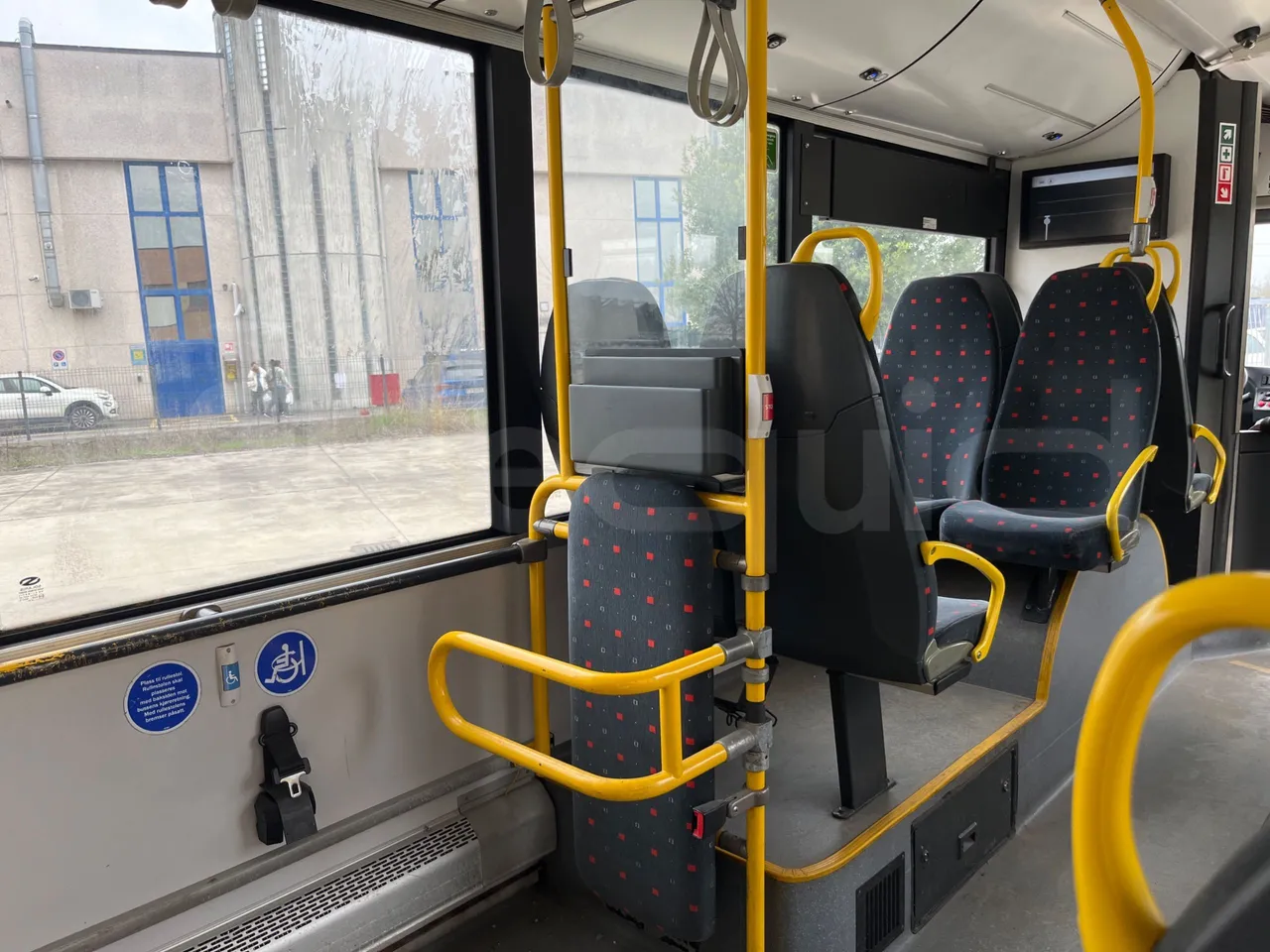 Solaris Urbino 12 - Euro6 - 240kW - 12mt - table detail photo