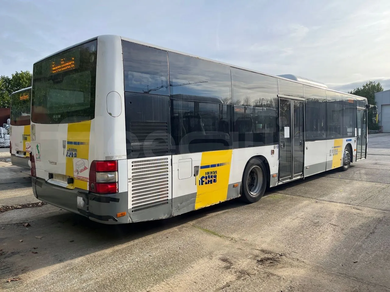 Man Lion's City A21 - EUR5 - 206kW - 11.980m - 3/4 right rear doors closed