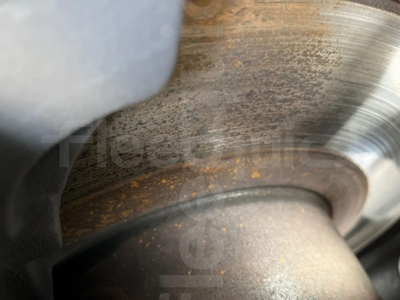 Man Lion's City A21 - EUR5 - 206kW - 11.980m - front discs right