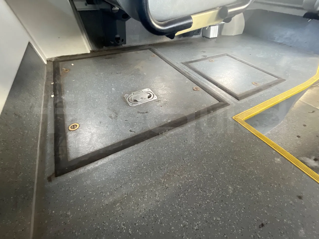 Man Lion's City A21 - EUR5 - 206kW - 11.980m - floor hatches photo