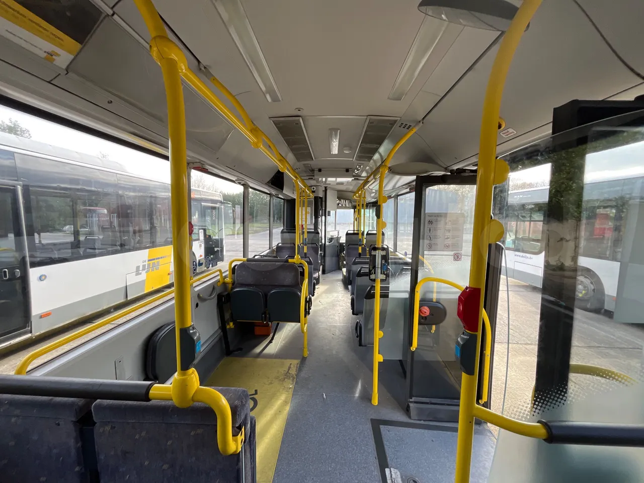 Man Lion's City A21 - EUR5 - 206kW - 11.980m - forward view middle aisle