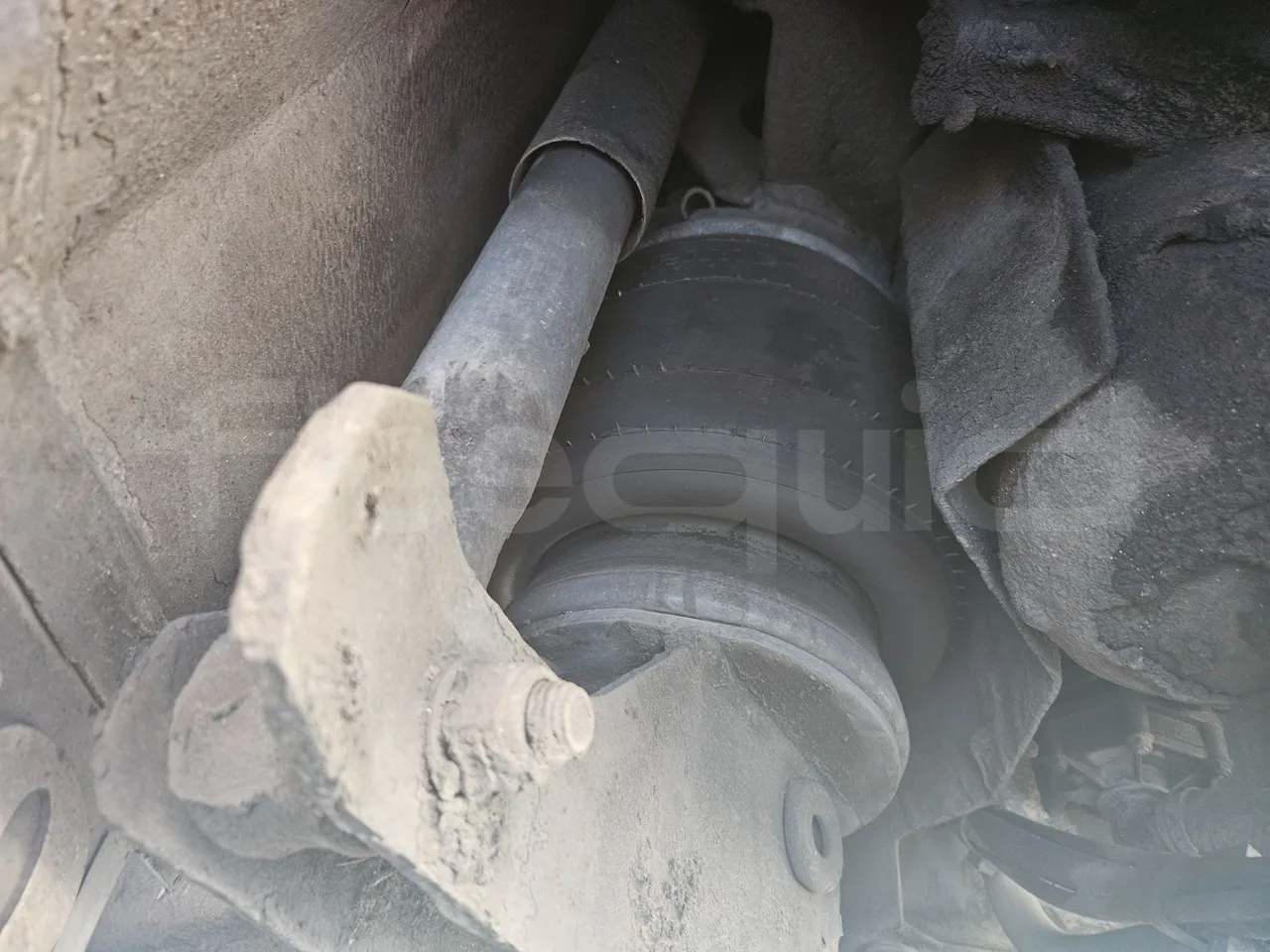 Volvo 8700B12B 12.340/ Euro 4 - 250 Kw - 12,200 Mt - axel 2 air springs 2 left