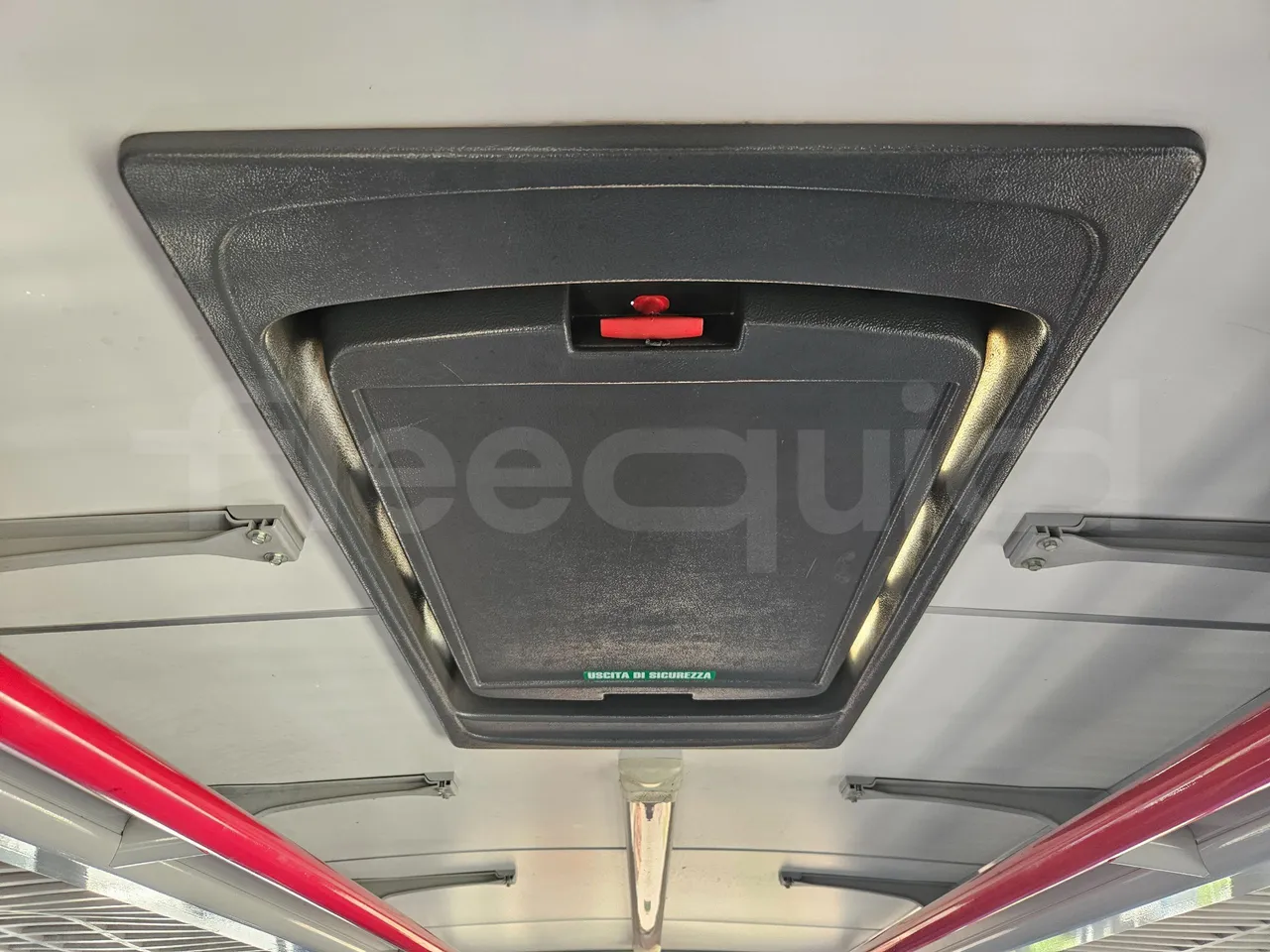 Volvo 8700B12B 12.340/ Euro 4 - 250 Kw - 12,200 Mt - roof hatch 2
