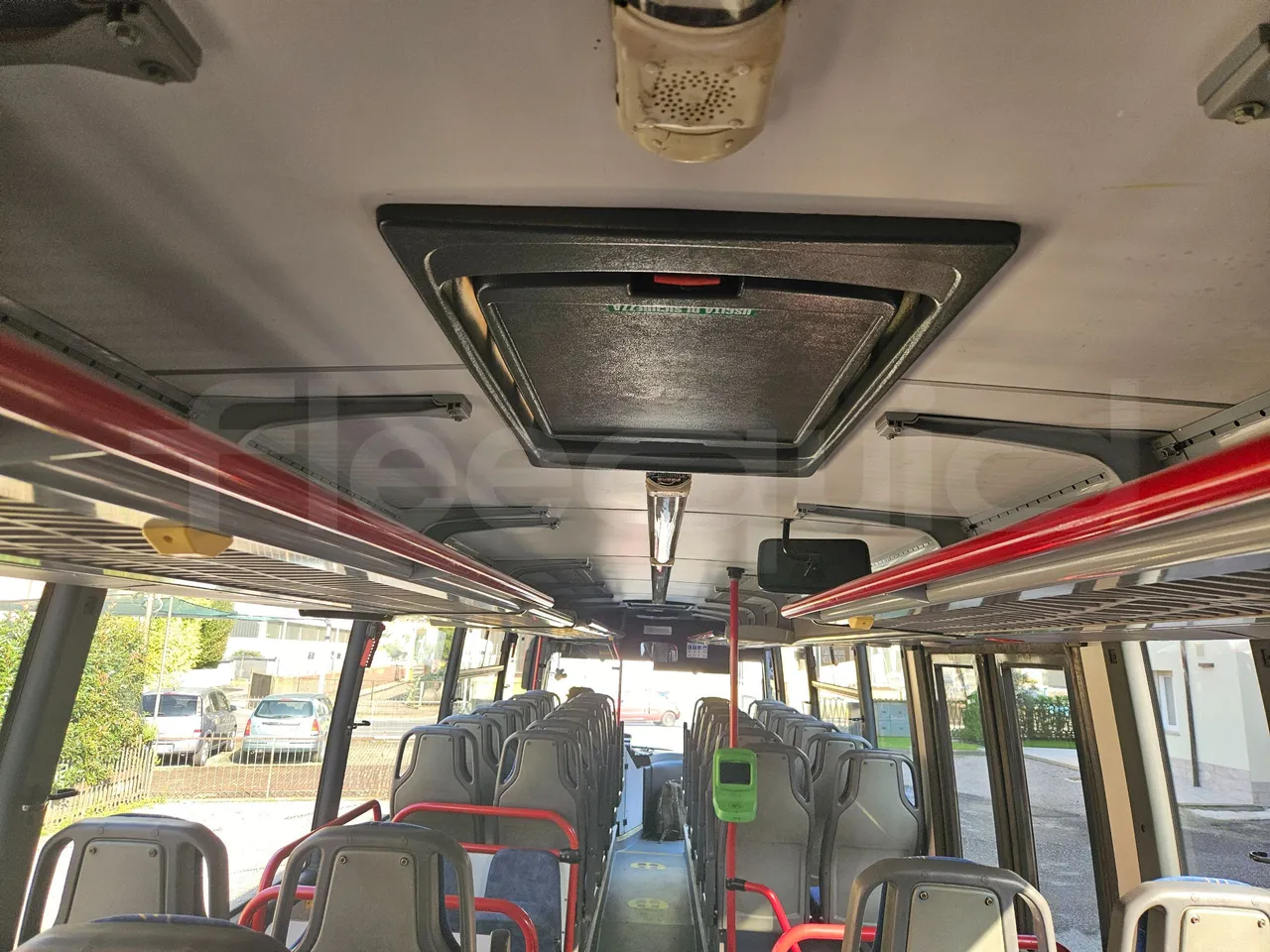 Volvo 8700B12B 12.340/ Euro 4 - 250 Kw - 12,200 Mt - overhead compartments photo