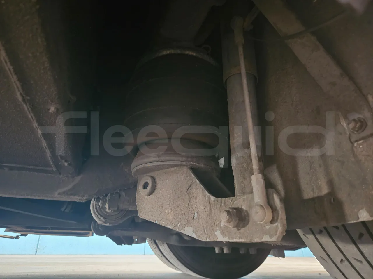 Volvo 8700B12B 12.340/ Euro 4 - 250 Kw - 12,200 Mt - axle 2 shock absorbers 1 right