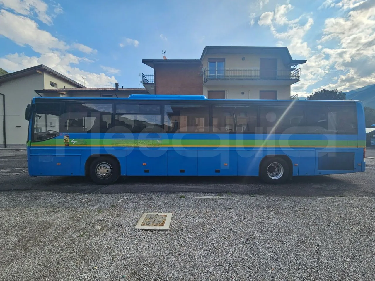 Volvo 8700B12B 12.340/ Euro 4 - 250 Kw - 12,200 Mt - left side photo