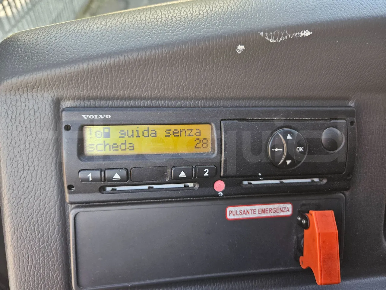 Volvo 8700B12B 12.340/ Euro 4 - 250 Kw - 12,200 Mt - Tachograph