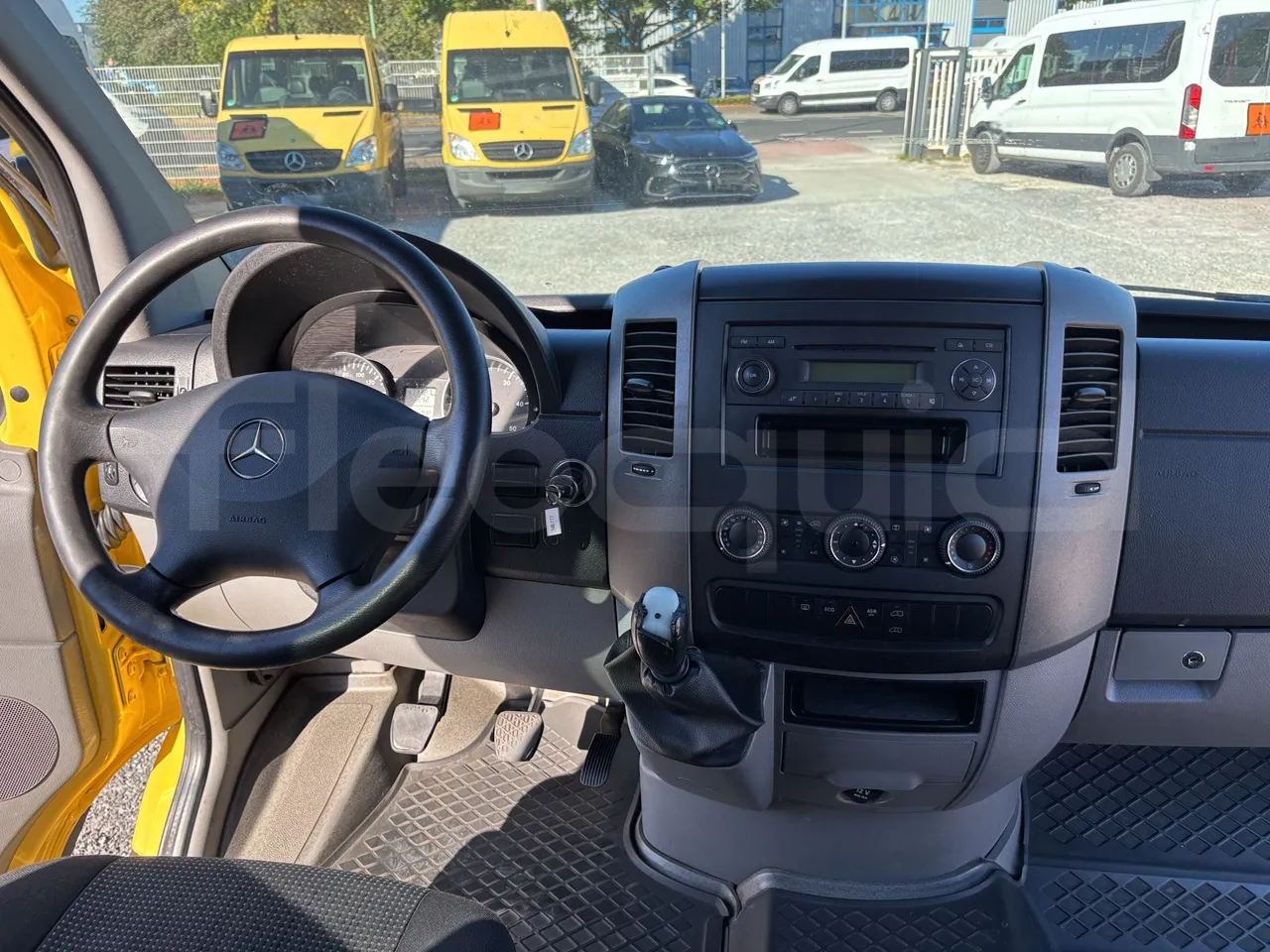 Mercedes-Benz Sprinter - Complete Driver's Dashboard
