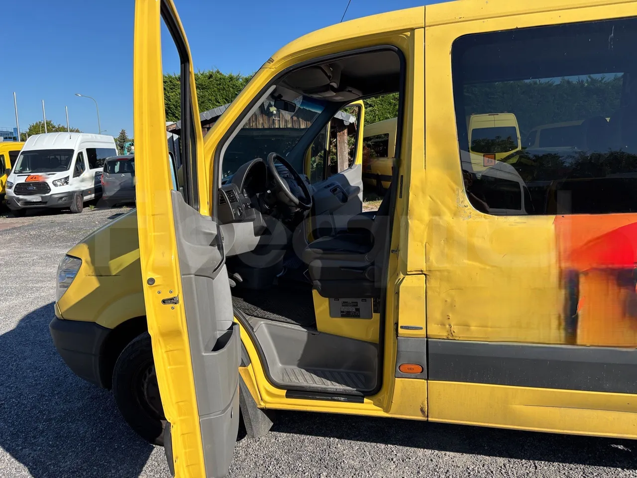 Mercedes-Benz Sprinter - Driver Door Open