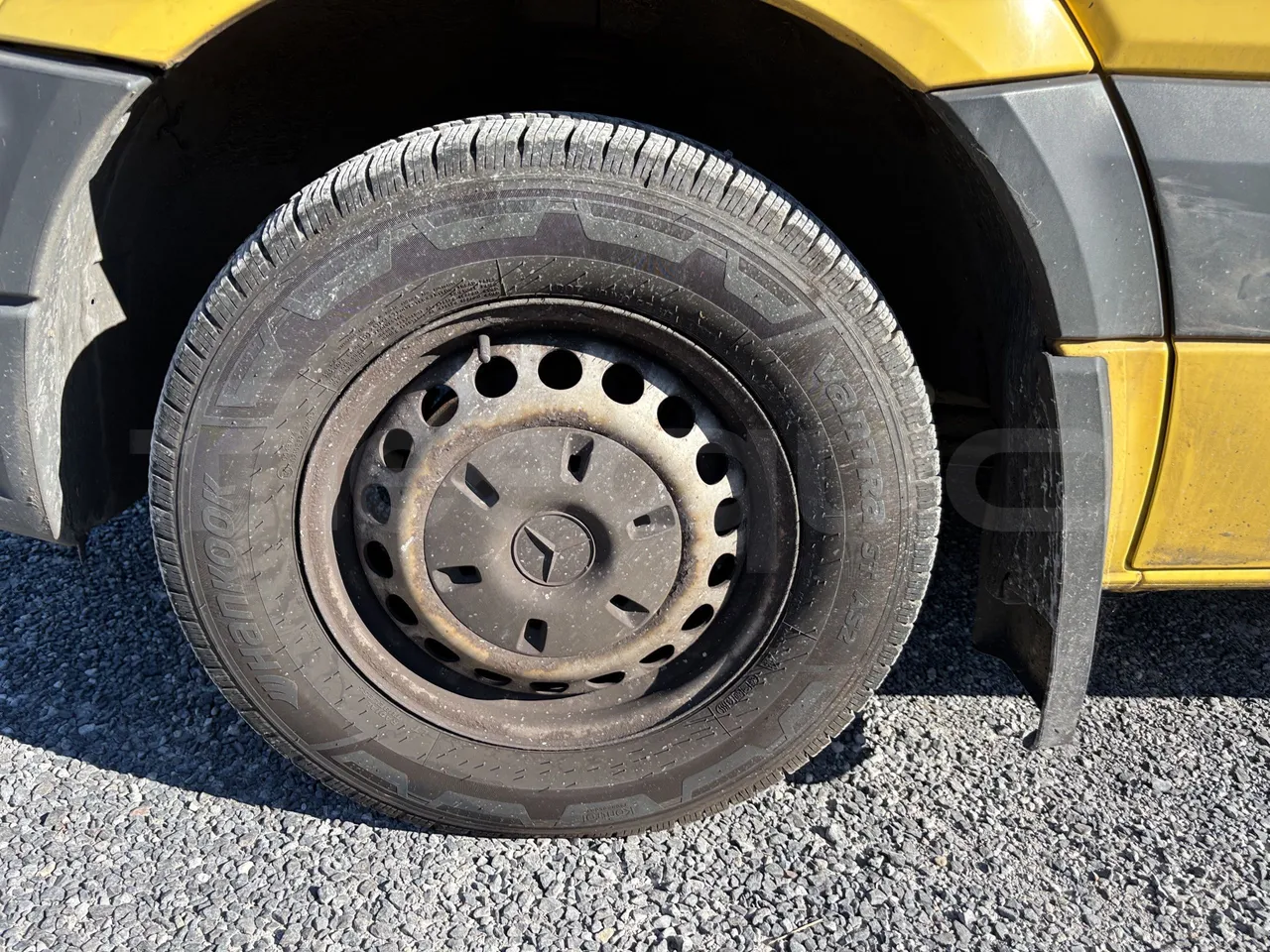 Mercedes-Benz Sprinter - First Axle Left Side: Complete Tyre