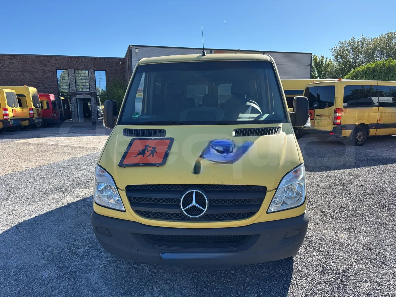 Mercedes-Benz Sprinter - Front