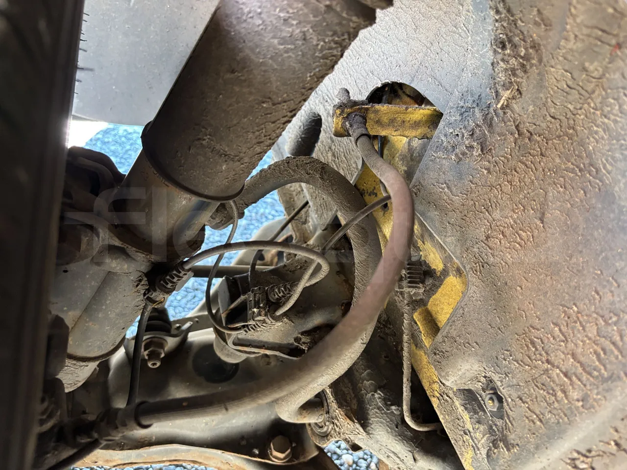 Mercedes-Benz Sprinter - First Axle Shock Absorbers Left Side