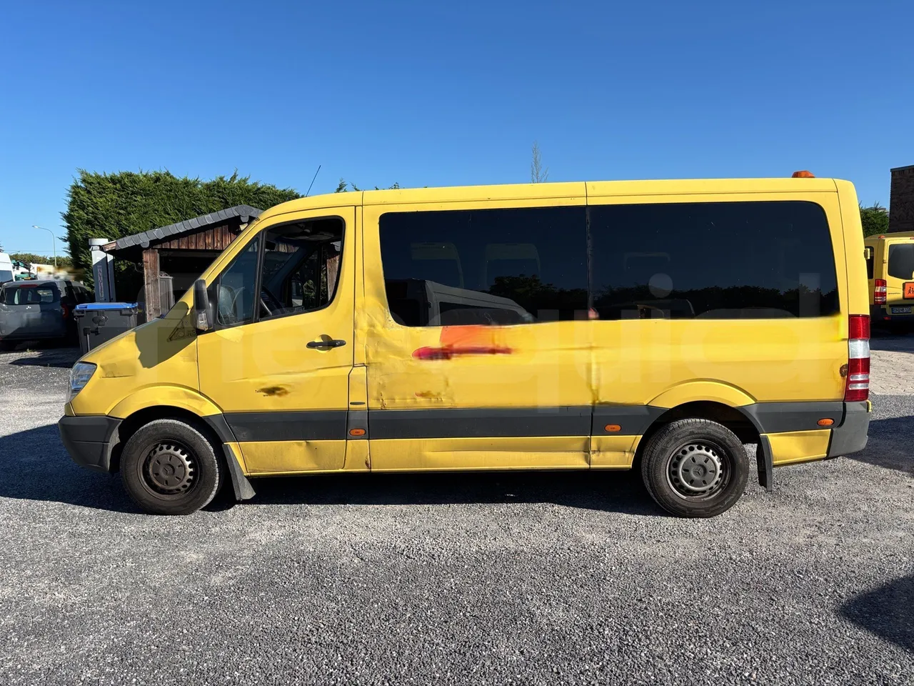 Mercedes-Benz Sprinter - Right Side