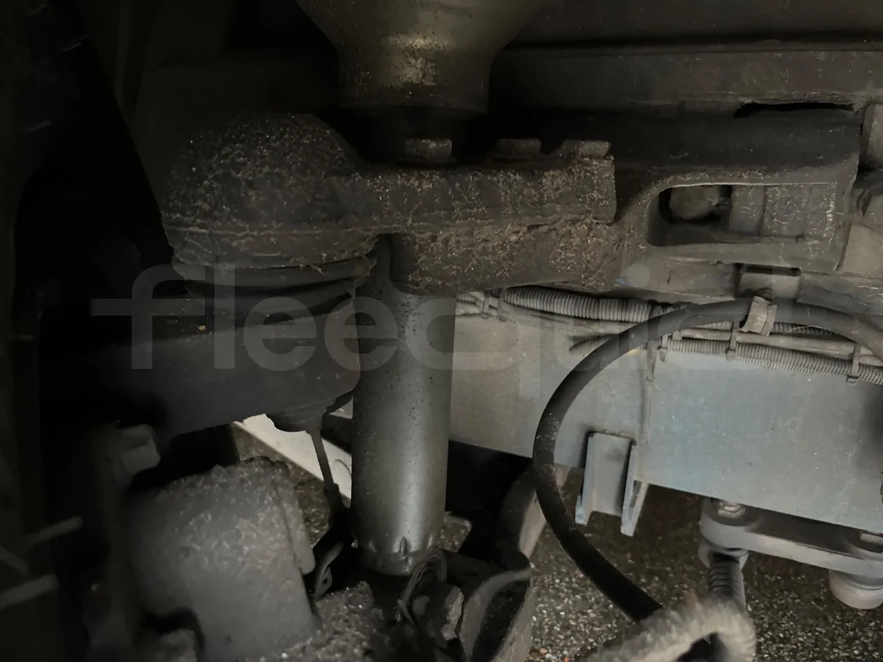 Iveco Crossway SFR162 - Euro 5 - 243 kW - 11.995 mt - front shock absorbers right