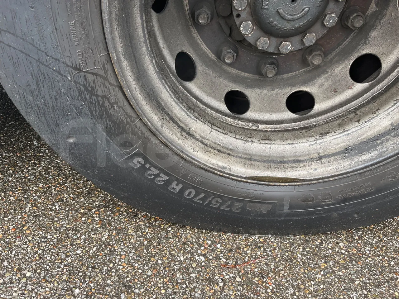 Iveco Crossway SFR162 - Euro 5 - 243 kW - 11.995 mt - tread condition front tires right