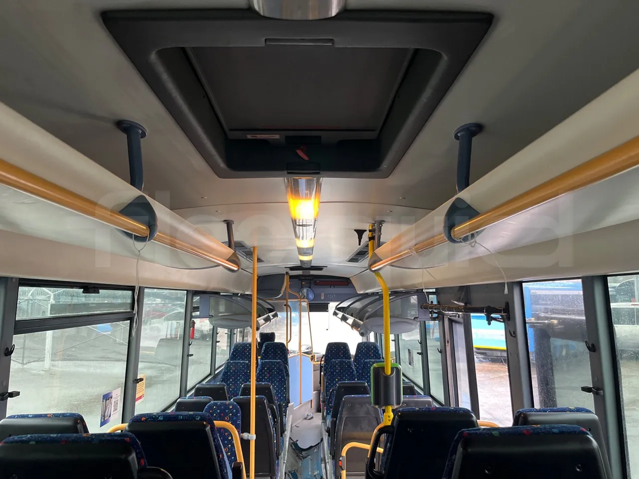 Iveco Crossway SFR162 - Euro 5 - 243 kW - 11.995 mt - overhead compartments photo