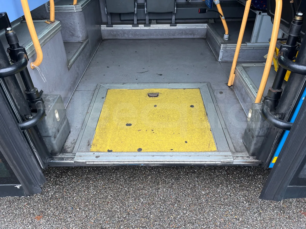 Iveco Crossway SFR162 - Euro 5 - 243 kW - 11.995 mt - platform open photo