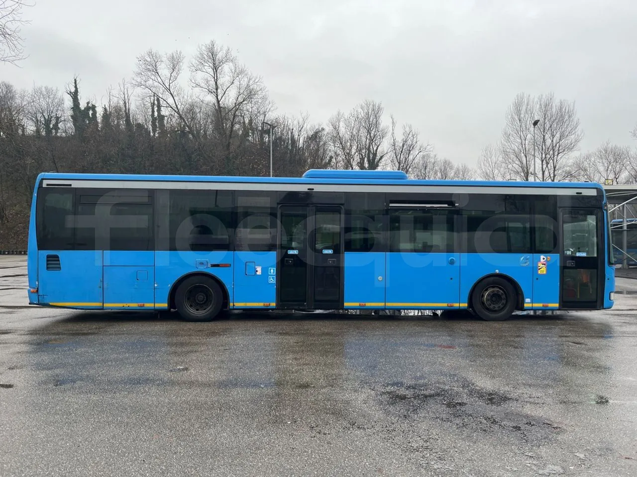 Iveco Crossway SFR162 - Euro 5 - 243 kW - 11.995 mt - right side doors closed