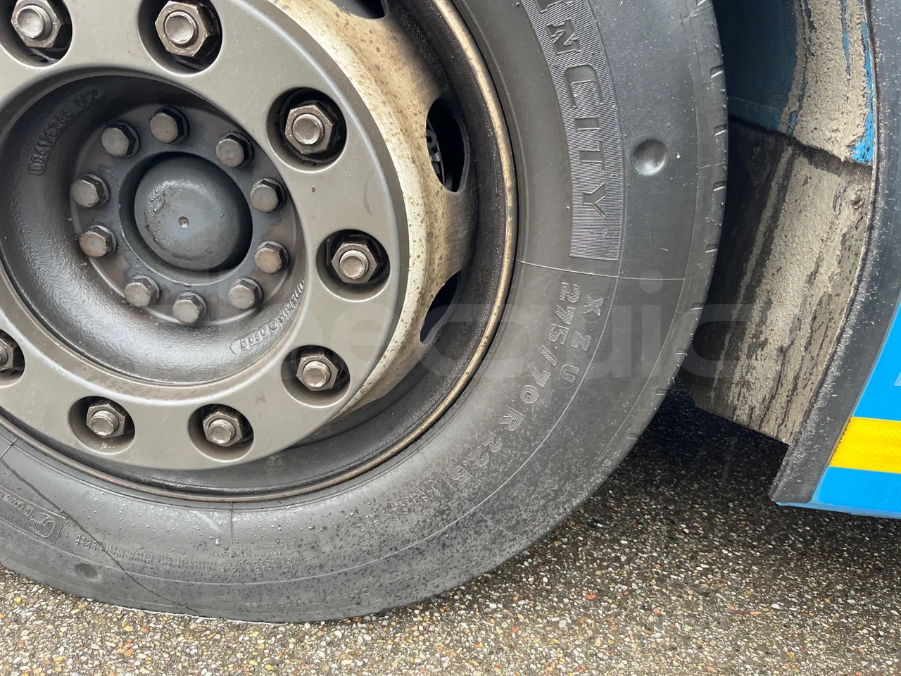 Iveco Crossway SFR162 - Euro 5 - 243 kW - 11.995 mt - front left tire measurements