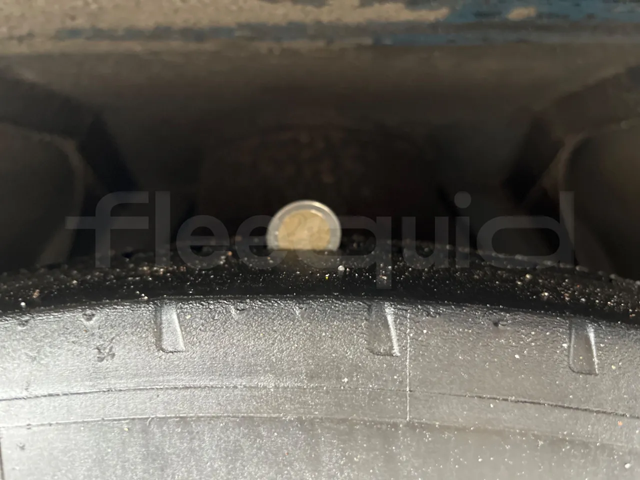 Iveco Crossway SFR162 - Euro 5 - 243 kW - 11.995 mt - rear left tire photo