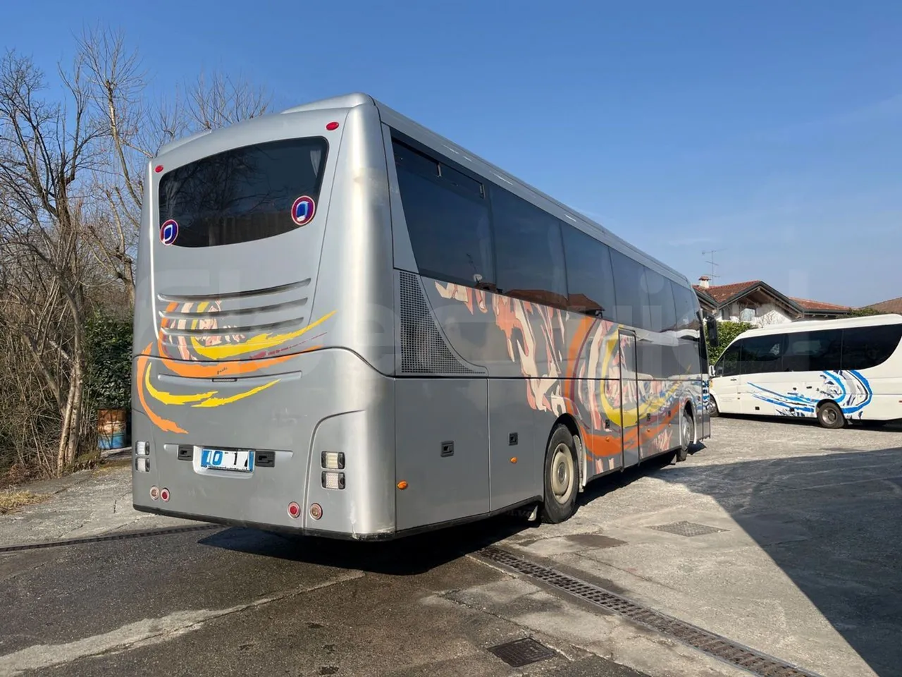 Volvo Barbi Genesis B12B - EUR3 - 309kW - 12.000m - 3/4 right rear doors closed