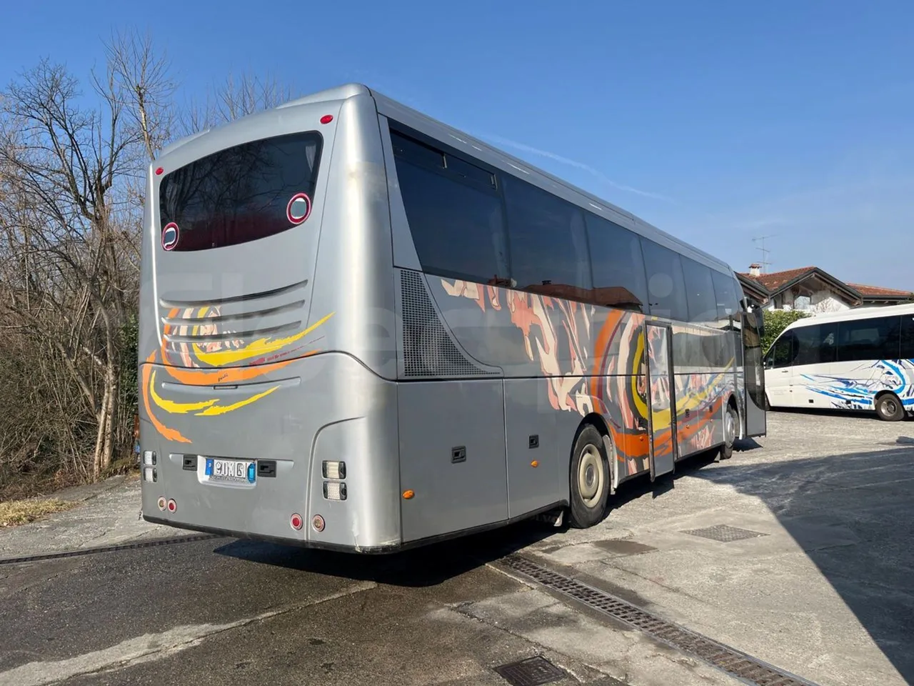 Volvo Barbi Genesis B12B - EUR3 - 309kW - 12.000m - 3/4 right rear doors open