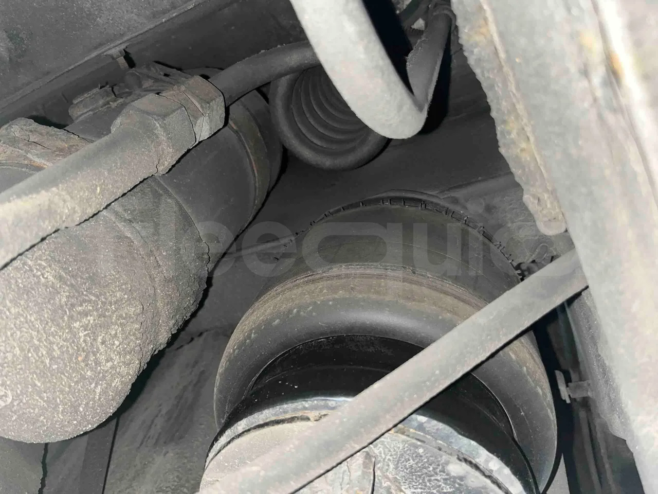 Volvo Barbi Genesis B12B - EUR3 - 309kW - 12.000m - axel 2 air springs 2 left