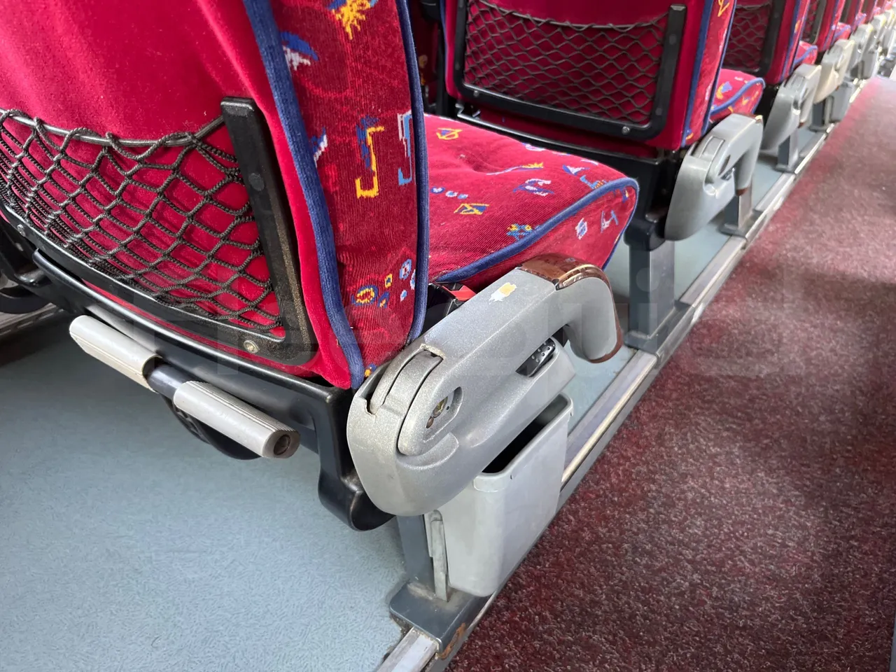 Volvo Barbi Genesis B12B - EUR3 - 309kW - 12.000m - armrest detail photo