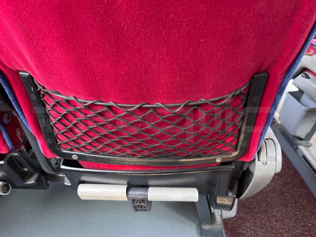 Volvo Barbi Genesis B12B - EUR3 - 309kW - 12.000m - mesh detail photo