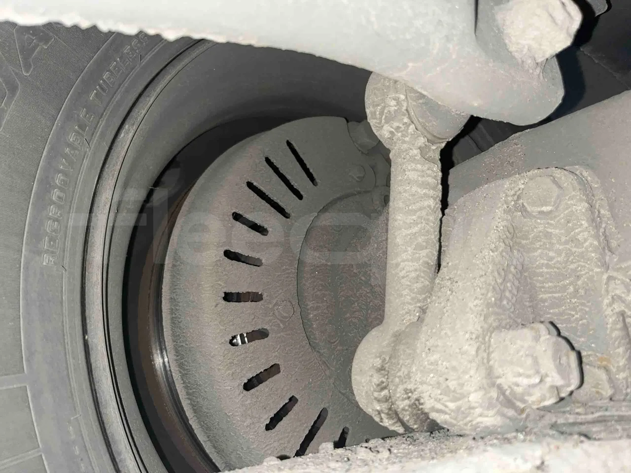 Volvo Barbi Genesis B12B - EUR3 - 309kW - 12.000m - axle 2 discs right