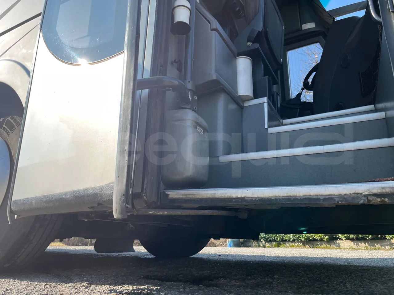 Volvo Barbi Genesis B12B - EUR3 - 309kW - 12.000m - door mechanism photo