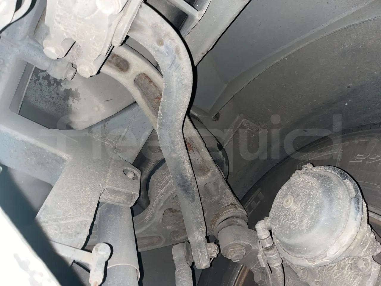 Volvo Barbi Genesis B12B - EUR3 - 309kW - 12.000m - front air springs right